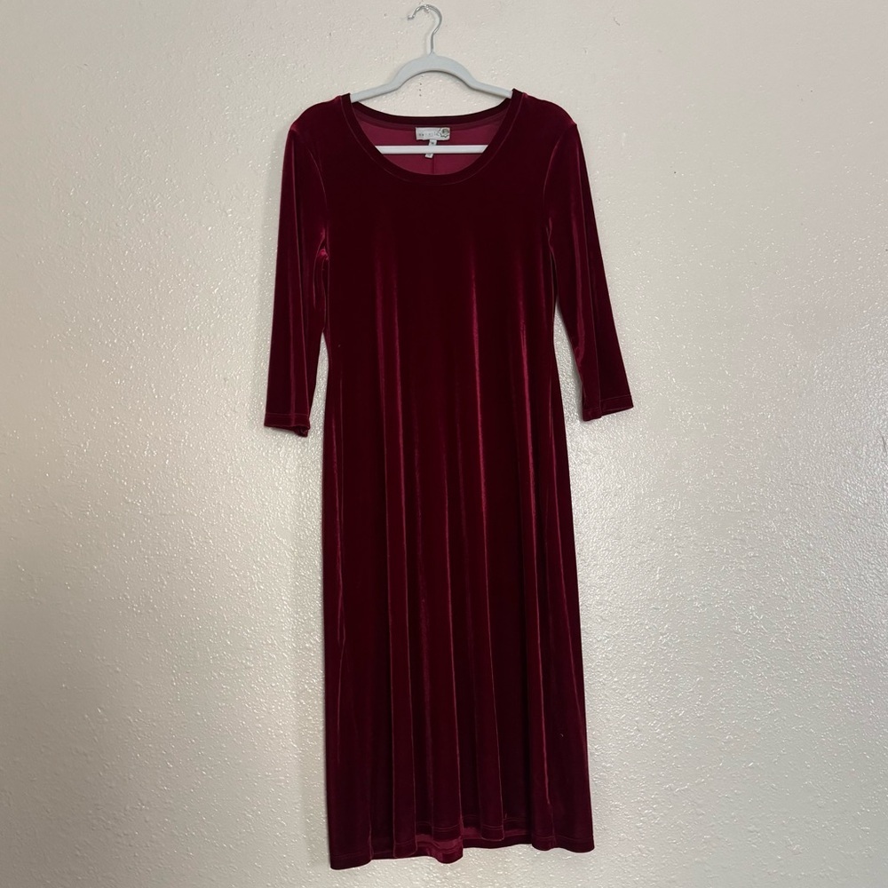Sahalie Red Velvet Long Sleeve Midi Dress